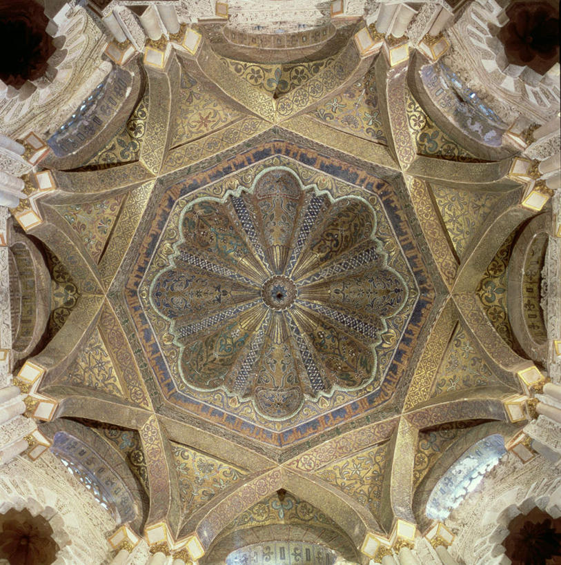 无人,竖图,室内,白天,仰视,旅游,度假,绘画,名胜古迹,天花板,标志建筑,地标,建筑,西班牙,欧洲,节日,遗迹,艺术,装饰,墙,古迹,文化,文物,娱乐,建设,古建筑,安达卢西亚,壁画,墙壁,墙面,祈祷,享受,休闲,健康,旅游胜地,放松,许愿,宗教,信仰,纪念,华丽,修饰,祈求,点缀,伊斯兰教,南欧,安达鲁西亚,清真寺,古文明,科尔多瓦清真寺,科尔多瓦,西班牙王国,衬托,美观,雅致,雅观,安达卢西亚自治区,科尔多瓦大清真寺,平安,画画,彩图,低角度拍摄