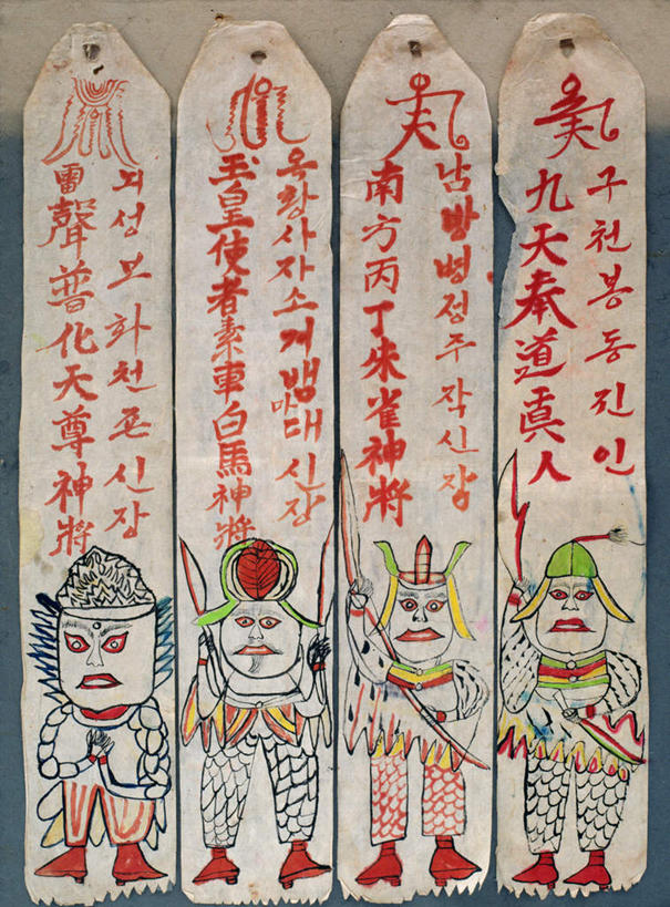 东方人,无人,四个人,站,竖图,室内,白天,正面,民族服装,绘画,亚洲,一排,服装,节日,艺术,整齐,标志,文字,字符,古典,黄种人,文化,标识,传统,排列,衣服,工艺品,品味,祈祷,站着,健康,汉字,许愿,宗教,服饰,信仰,纪念,古装,祈求,美术,神仙,高雅,队列,中文,美学,国文,华文,韵味,仙人,平安,老年男性,男人,男性,亚洲人,站立,彩图,全身,传统服装,民俗服