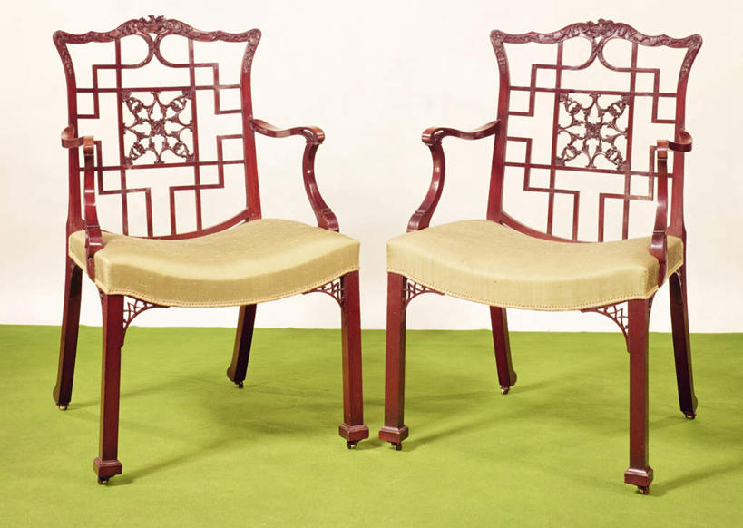 无人,横图,室内,白天,白色背景,正面,静物,椅子,阴影,花纹,装饰,光线,影子,木椅,地面,镂空,两个,红色,绿色,摄影,影棚,华丽,修饰,点缀,衬托,美观,雅致,雅观,彩图,影棚拍摄,拍摄