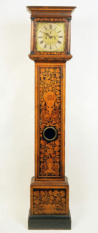 无人,竖图,室内,白天,白色背景,正面,静物,阴影,花纹,装饰,时间,光线,木制,时钟,影子,计时,一个,木制品,钟表,表,摄影,影棚,单个,华丽,修饰,点缀,摆钟,衬托,美观,雅致,雅观,钟,彩图,影棚拍摄,拍摄