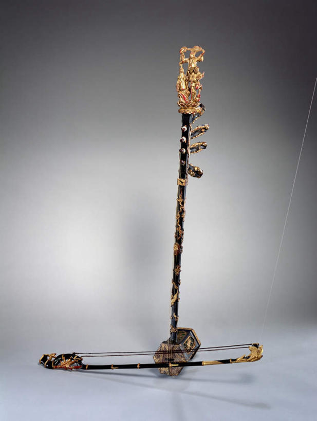 无人,竖图,室内,特写,白天,正面,静物,阴影,灰色背景,光线,木制,影子,乐器,弦乐器,二胡,一个,木制品,摄影,影棚,单个,古董,弓拉弦乐器,弓拉弦鸣乐器,古玩,胡琴,彩图,影棚拍摄,拍摄