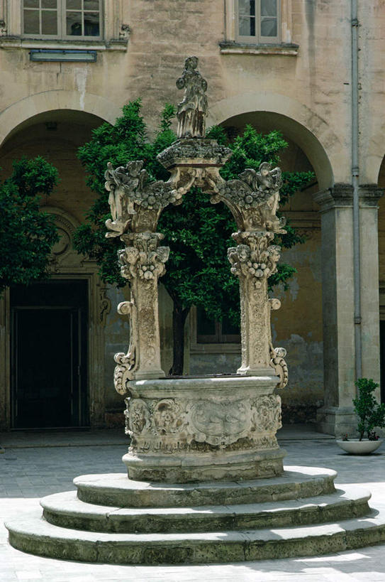 无人,家,竖图,室内,白天,正面,度假,绘画,美景,楼梯,城市风光,城市,叶子,油画,雕塑,意大利,欧洲,阴影,艺术,装饰,光线,雕刻,雕像,影子,房屋,阶梯,水井,屋子,景观,拱门,绿叶,古典,文化,娱乐,楼房,台阶,住宅,阳光,工艺品,品味,享受,休闲,嫩叶,景色,放松,井,纪念,美术,高雅,南欧,主题,陈列,意大利共和国,功能,美学,叶,叶片,彩图,房子