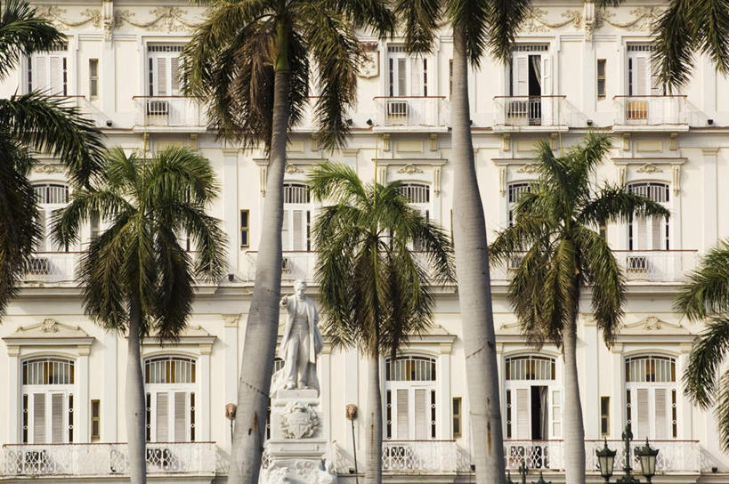 无人,家,栏杆,露台,横图,室外,白天,正面,度假,美景,植物,窗户,落地窗,阳台,城市风光,城市,许多,阴影,光线,影子,房屋,屋子,景观,围栏,很多,凌乱,娱乐,护栏,楼房,玻璃窗,住宅,树,树木,绿色,阳光,自然,享受,休闲,景色,放松,生长,成长,混乱,美洲,亚美利加洲,纷乱,缭乱,庞杂,加勒比,加勒比国家联盟,彩图,房子,露天阳台