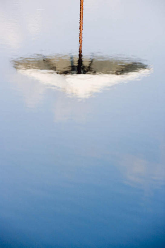 无人,竖图,俯视,室外,白天,旅游,度假,海浪,海洋,美景,马尔代夫,亚洲,阴影,波纹,光线,伞,影子,雨伞,遮阳伞,景观,浪花,涟漪,娱乐,阳伞,蓝色,白色,倒影,蓝天,水纹,天空,阳光,自然,海水,波浪,天,享受,休闲,景色,放松,晴朗,卫生,倒映,印度洋,自然风光,南亚,海景,纯真,万里无云,水晕,一顶,马尔代夫共和国,洁净,光明,恬静,中间色,朴素,清白,反照,马累岛,大海,风浪,海,海水的波动,近岸浪,涌浪,晴空,晴空万里,彩图,高角度拍摄