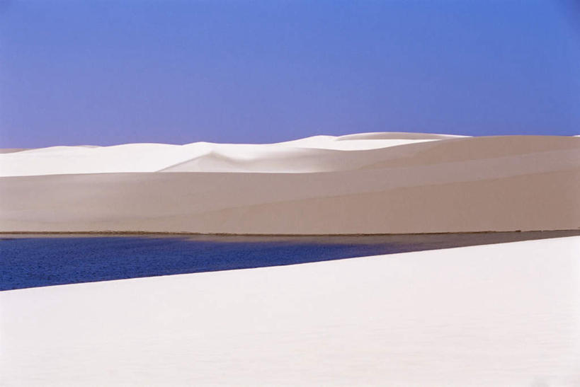 无人,横图,室外,白天,正面,旅游,度假,海浪,海洋,美景,沙滩,巴西,阴影,光线,沙子,影子,海岸,景观,浪花,沙地,娱乐,蓝色,蓝天,天空,阳光,自然,海水,天,享受,休闲,景色,南美,放松,晴朗,南美洲,拉丁美洲,自然风光,美洲,海景,万里无云,巴西联邦共和国,亚美利加洲,南亚美利加洲,马拉尼昂,马拉尼昂州,大海,风浪,海,海水的波动,海滩,近岸浪,涌浪,晴空,晴空万里,彩图