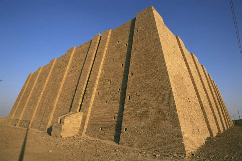 无人,横图,室外,白天,仰视,旅游,度假,名胜古迹,标志建筑,地标,建筑,伊拉克,亚洲,阴影,遗迹,光线,三角形,影子,墙,古迹,历史,文物,娱乐,建设,古建筑,墙壁,墙面,蓝色,蓝天,天空,阳光,天,享受,休闲,旅游胜地,金字塔,放松,晴朗,陵墓,西亚,古文明,万里无云,古代七大奇迹,方锥形,伊拉克共和国,晴空,晴空万里,彩图,低角度拍摄,标志性建筑