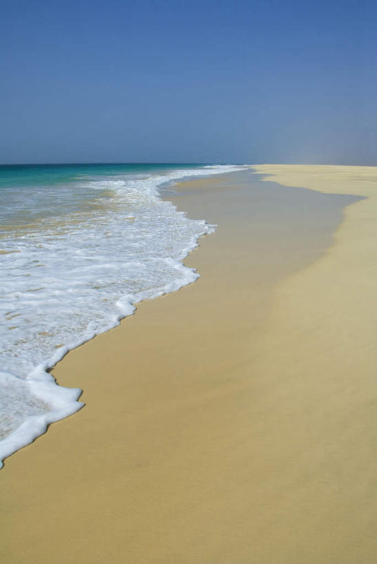 无人,竖图,室外,白天,正面,安全,海浪,海洋,美景,沙滩,非洲,佛得角,阴影,飞溅,平静,溅,光线,沙子,液体,影子,海岸,海面,景观,浪花,水滴,沙地,水珠,阳光,自然,海水,景色,涨潮,宁静,碰撞,喷洒,自然风光,和平,安详,海景,海潮,阿非利加洲,太平,安适,安好,宁靖,潮水,潮汐,落潮,佛得角共和国,大海,风浪,海,海水的波动,海滩,近岸浪,涌浪,彩图