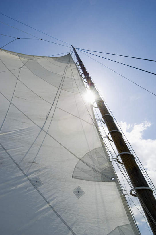 帆船,无人,竖图,室外,白天,仰视,船,美国,阴影,光线,影子,柱子,云,云朵,云彩,蓝色,白云,蓝天,天空,阳光,绳子,交通工具,天,帆,晴朗,绳索,北美,北美洲,载具,美洲,马里兰州,自由之州,战线之州,马里兰,北亚美利加洲,亚美利加洲,小美国,晴空,彩图,低角度拍摄