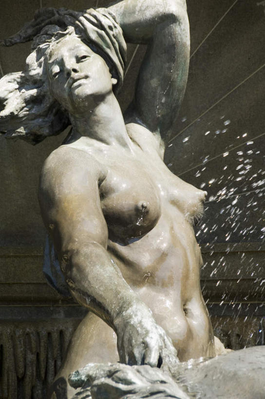 西方人,裸体,一个人,无人,图书馆,站,竖图,室内,白天,正面,旅游,度假,洗澡,美景,城市风光,标志建筑,城市,地标,建筑,雕塑,欧洲,美国,欧洲人,仅一个年轻女性,仅一个女性,仅一个人,阴影,艺术,装饰,光线,雕刻,雕像,纺织物,影子,墙,景观,首都,注视,娱乐,干净,建设,墙壁,墙面,阳光,工艺品,毛巾,观察,看,清洁,站着,享受,休闲,健康,旅游胜地,景色,放松,保健,观看,纪念,保暖,美术,察看,卫生,北美,北美洲,关注,主题,美洲,陈列,透气,华盛顿特区,防水,华盛顿哥伦比亚特区,华府,国会图书馆,美国国会图书馆,功能,美学,北亚美利加洲,亚美利加洲,泡汤,国家图书馆,杰斐逊大厦,麦迪逊大厦,亚当斯大厦,储水,耐磨,吸水,赤身,年轻女性,女人,女性,白种人,站立,彩图,沐浴