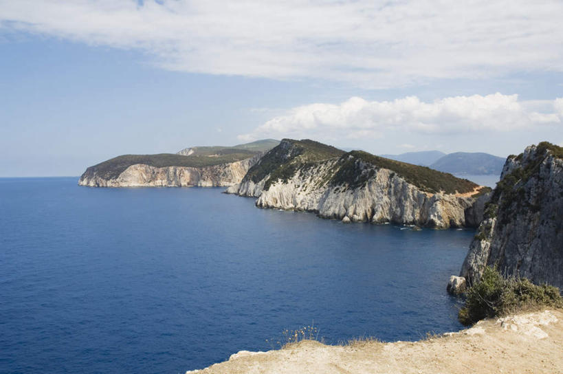 无人,横图,俯视,室外,白天,旅游,度假,草地,草坪,岛屿,海浪,海洋,沙滩,植物,希腊,欧洲,阴影,光线,沙子,影子,岛,海岸,浪花,云,云朵,沙地,云彩,娱乐,草,蓝色,绿色,白云,蓝天,天空,阳光,海水,天,享受,休闲,放松,晴朗,海景,希腊共和国,莱夫卡斯州,大海,风浪,海,海水的波动,海滩,近岸浪,列岛,群岛,涌浪,诸岛,晴空,彩图,高角度拍摄