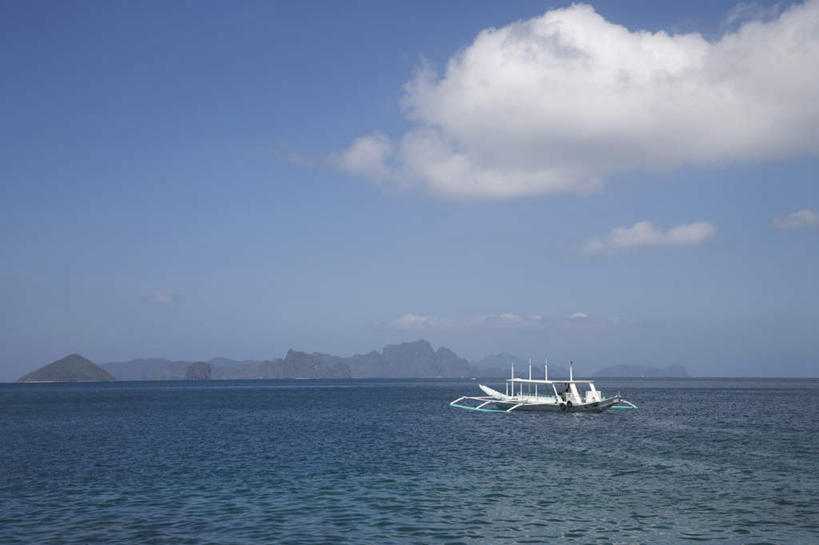 无人,横图,室外,白天,正面,度假,岛屿,海浪,海洋,美景,山,山脉,城市风光,城市,轮船,船,菲律宾,亚洲,阴影,波纹,飞溅,溅,光线,液体,影子,岛,景观,浪花,山峰,水滴,云,云朵,山峦,云彩,娱乐,水珠,蓝色,白云,蓝天,水纹,天空,阳光,海水,船尾波,交通工具,波浪,群山,天,享受,休闲,景色,放松,东南亚,晴朗,连绵,绵延,喷洒,载具,海景,联贯,菲律宾共和国,巴拉望,巴拉望岛,爱妮岛,大海,风浪,海,海水的波动,近岸浪,列岛,群岛,涌浪,诸岛,晴空,彩图