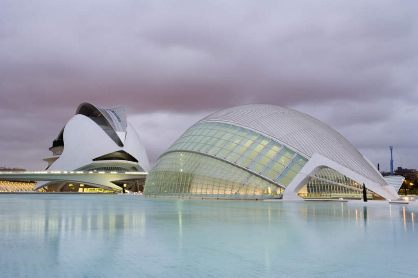 无人,博物馆,横图,室外,白天,正面,度假,美景,植物,窗户,城市风光,城市,路灯,照明,西班牙,欧洲,研究,景观,乌云,云,阴天,云朵,灯光,教育,云彩,娱乐,玻璃窗,灯,树,树木,绿色,天空,自然,天,享受,休闲,景色,放松,生长,成长,展览,照亮,昏暗,阴沉,照明设备,南欧,欣赏,陈列,西班牙王国,巴伦西亚,瓦伦西亚自治区,典藏,彩图