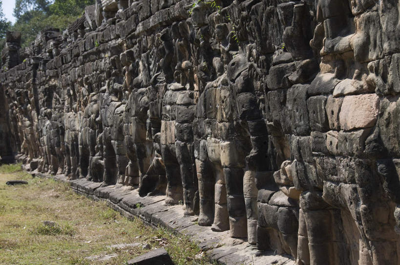 无人,横图,室外,白天,正面,旅游,度假,草地,草坪,石头,美景,名胜古迹,树林,植物,标志建筑,地标,建筑,柬埔寨,亚洲,阴影,遗迹,平静,光线,石子,影子,景观,泥土,土壤,古迹,历史,文物,娱乐,建设,古建筑,废墟,草,树,树木,古代,绿色,阳光,自然,享受,休闲,旅游胜地,景色,安静,放松,东南亚,生长,成长,宁静,荒废,静谧,自然风光,古文明,暹粒,高棉,柬埔寨王国,镇静,沉静,吉蔑,恬静,安祥,僻静,清静,太平,古远,荒疏,旷废,旷费,疏弃,芜秽,荒芜,石块,岩石,彩图