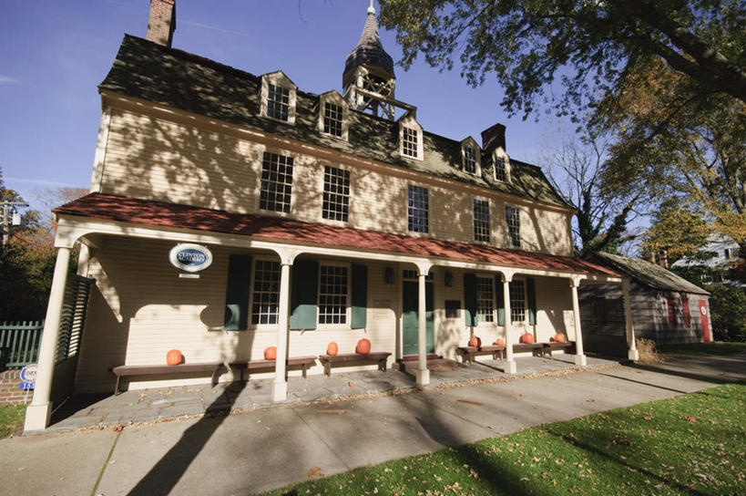 无人,家,横图,室外,白天,仰视,旅游,度假,美景,名胜古迹,太阳,城市风光,标志建筑,城市,地标,建筑,美国,阴影,遗迹,光线,影子,房屋,屋子,景观,公寓,古迹,文物,娱乐,建设,古建筑,洋房,楼房,住宅,阳光,享受,休闲,旅游胜地,景色,放松,北美,北美洲,美洲,古文明,北亚美利加洲,亚美利加洲,汉普顿,彩图,低角度拍摄,房子