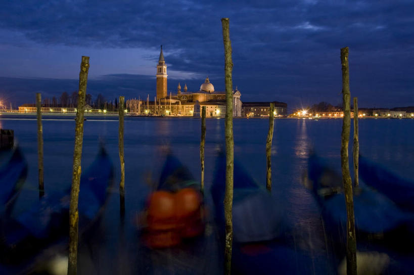 无人,教堂,码头,横图,室外,夜晚,正面,旅游,度假,礁石,标志建筑,建筑,意大利,欧洲,威尼斯,阴影,光线,影子,流水,云,云朵,灯光,云彩,娱乐,白云,天空,黄昏,享受,休闲,旅游胜地,放松,运输,运河,基督教,南欧,威尼托大区,意大利共和国,威尼斯礁湖,彩图