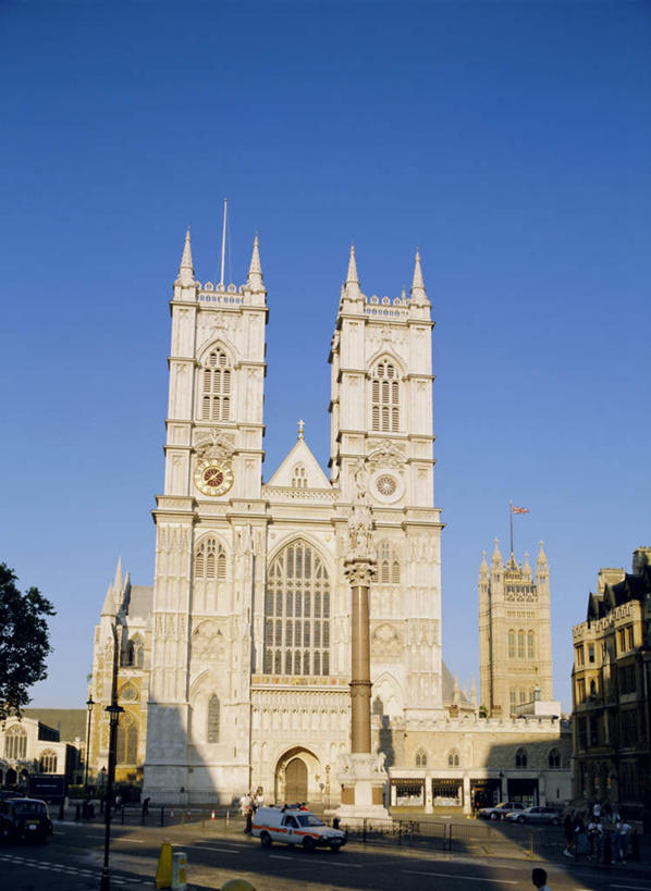 无人,教堂,竖图,室外,白天,正面,旅游,度假,名胜古迹,植物,标志建筑,道路,地标,建筑,路,路灯,公路,汽车,照明,英国,欧洲,伦敦,阴影,节日,遗迹,时间,光线,时钟,影子,钟楼,灯光,交通,首都,计时,古迹,文化,文物,娱乐,建设,古建筑,威斯敏斯特大教堂,车,灯,树,树木,蓝色,绿色,蓝天,天空,阳光,自然,钟表,交通工具,轿车,天,祈祷,享受,休闲,健康,表,旅游胜地,放松,许愿,宗教,信仰,生长,晴朗,成长,纪念,祈求,照亮,基督教,照明设备,西欧,天主教,载具,大不列颠,信念,古文明,大不列颠及北爱尔兰联合王国,万里无云,塔钟,大不列颠联合王国,日不落英帝国,圣彼得联合教堂,威斯敏斯特教堂,雾都,西敏寺,平安,钟,晴空,晴空万里,马路,彩图,大教堂,礼拜堂