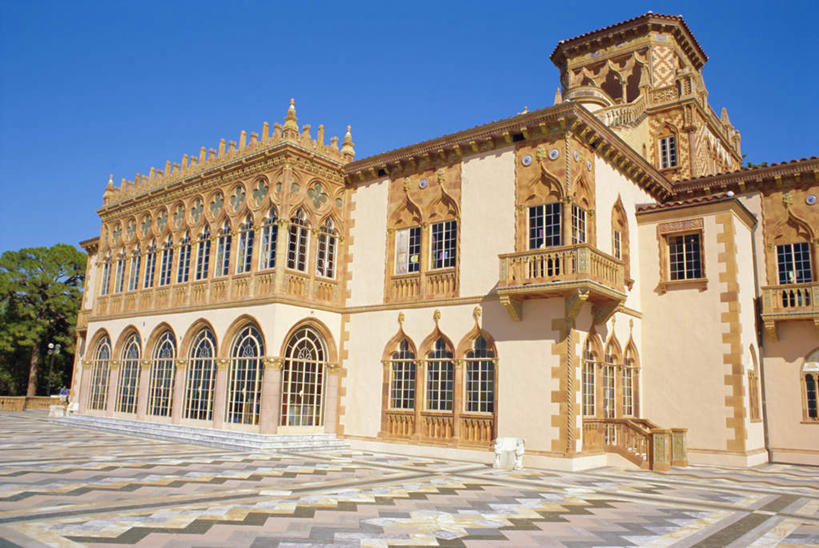 无人,横图,室外,白天,仰视,度假,美景,植物,窗户,楼梯,城市风光,城市,美国,一排,阴影,整齐,装饰,光线,影子,阶梯,景观,娱乐,玻璃窗,台阶,树,树木,排列,蓝色,绿色,蓝天,天空,阳光,自然,天,享受,休闲,景色,放松,生长,晴朗,成长,华丽,修饰,点缀,北美,北美洲,队列,美术馆,美洲,万里无云,北亚美利加洲,亚美利加洲,衬托,美观,雅致,雅观,萨拉索塔,晴空,晴空万里,彩图,低角度拍摄