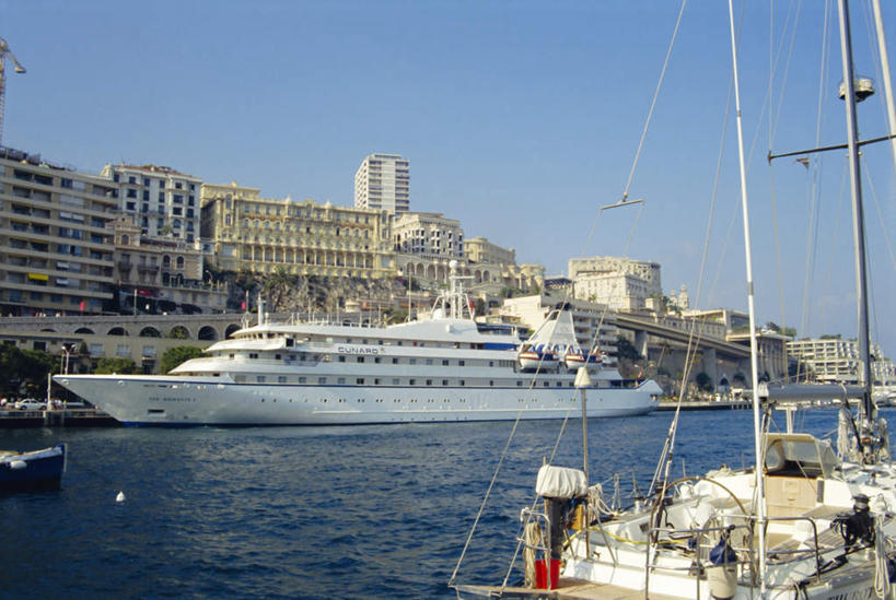 无人,家,码头,横图,室外,白天,正面,草地,草坪,海浪,海洋,植物,窗户,道路,港口,路,轮船,公路,船,摩纳哥,欧洲,许多,阴影,波纹,光线,影子,房屋,墙,屋子,浪花,交通,涟漪,首都,很多,楼房,玻璃窗,墙壁,墙面,住宅,草,树,树木,蓝色,绿色,倒影,蓝天,水纹,天空,阳光,自然,海水,交通工具,波浪,天,摩纳哥公国,生长,晴朗,成长,倒映,载具,海景,万里无云,水晕,摩纳哥城,反照,大海,风浪,海,海水的波动,近岸浪,涌浪,晴空,晴空万里,马路,彩图,房子,摆渡口,埠头,渡口,渡头,港湾,海港,货运码头,口岸,商港