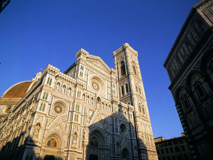 无人,教堂,横图,室外,白天,仰视,旅游,度假,标志建筑,地标,建筑,意大利,欧洲,阴影,节日,光线,影子,文化,娱乐,建设,蓝色,蓝天,天空,阳光,天,祈祷,享受,休闲,健康,旅游胜地,放松,许愿,宗教,信仰,晴朗,纪念,祈求,托斯卡纳,南欧,信念,万里无云,意大利共和国,花之圣母大教堂,托斯卡纳大区,平安,晴空,晴空万里,彩图,低角度拍摄,大教堂,礼拜堂