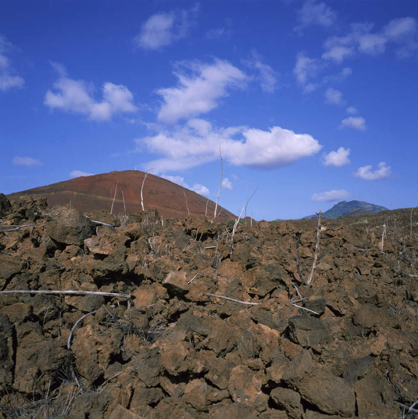 无人,竖图,室外,白天,仰视,旅游,度假,石头,美景,山,山脉,圭亚那,阴影,光线,石子,影子,景观,山峰,云,云朵,山峦,首都,云彩,娱乐,蓝色,白云,蓝天,天空,阳光,自然,群山,天,享受,休闲,景色,南美,放松,晴朗,南美洲,拉丁美洲,自然风光,美洲,亚美利加洲,南亚美利加洲,圭亚那合作共和国,乔治敦,阿森松岛,石块,岩石,晴空,彩图,低角度拍摄