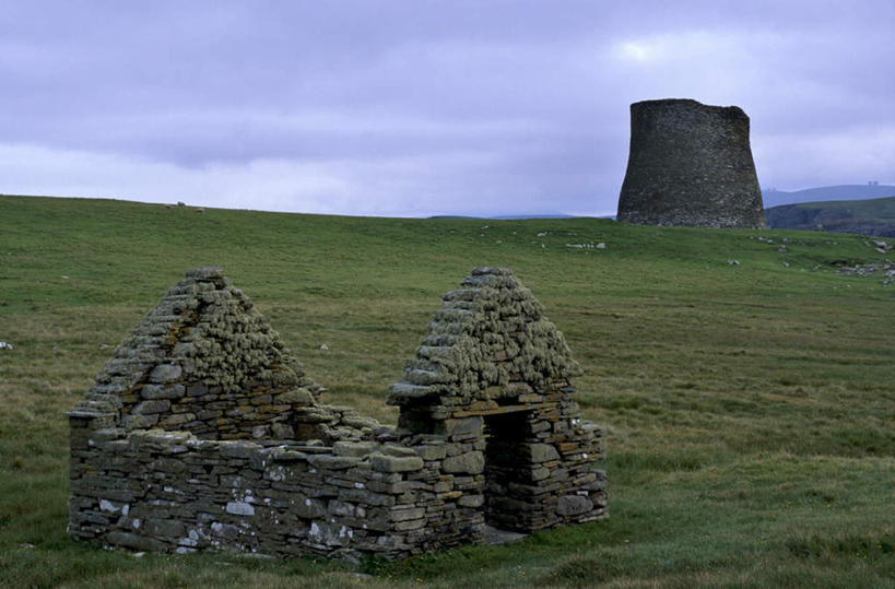 无人,横图,俯视,室外,白天,旅游,度假,草地,草坪,石头,美景,植物,英国,欧洲,一排,整齐,石子,景观,乌云,云,阴天,云朵,云彩,娱乐,苏格兰,废墟,草,排列,绿色,天空,自然,天,享受,休闲,景色,放松,昏暗,阴沉,西欧,队列,自然风光,大不列颠,大不列颠及北爱尔兰联合王国,大不列颠联合王国,日不落英帝国,苏格兰王国,设得兰,设得兰群岛,谢德兰群岛,谢特兰群岛,石块,岩石,彩图,高角度拍摄