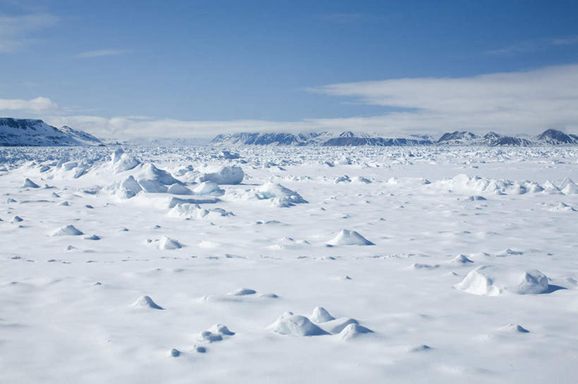 无人,横图,室外,白天,正面,旅游,度假,冰山,美景,山,雪,大雪,挪威,欧洲,阴影,光线,影子,冰,积雪,景观,山峰,雪景,云,云朵,冬季,冬天,山峦,云彩,娱乐,冰川,蓝色,白云,蓝天,天空,阳光,自然,天,享受,休闲,景色,放松,寒冷,晴朗,冰冷,斯堪的纳维亚,自然风光,北欧,斯堪的纳维亚半岛,冰河,斯瓦尔巴群岛,严寒,冰凉,酷寒,凛冽,凛凛,极冷,挪威王国,斯匹次卑尔根群岛,晴空,彩图