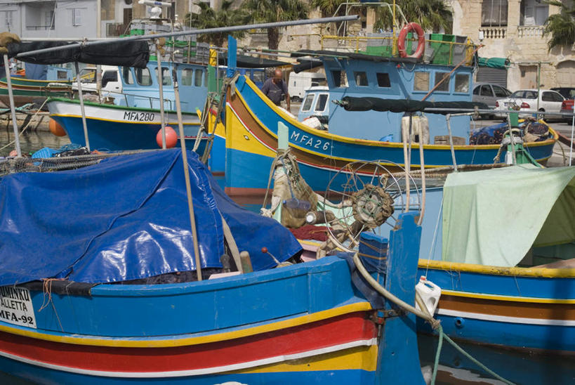 无人,家,码头,横图,室外,特写,白天,正面,度假,海浪,海洋,美景,植物,城市风光,城市,港口,船,棕榈树,叶子,欧洲,马耳他,阴影,光线,影子,房屋,屋子,景观,浪花,木船,绿叶,娱乐,楼房,住宅,树,树木,绿色,倒影,阳光,自然,海水,交通工具,享受,休闲,嫩叶,景色,放松,生长,成长,倒映,舟,载具,海景,棕榈叶,反照,马耳他共和国,马尔萨什洛克港,叶,叶片,大海,风浪,海,海水的波动,近岸浪,涌浪,彩图,房子,摆渡口,埠头,渡口,渡头,港湾,海港,货运码头,口岸,商港