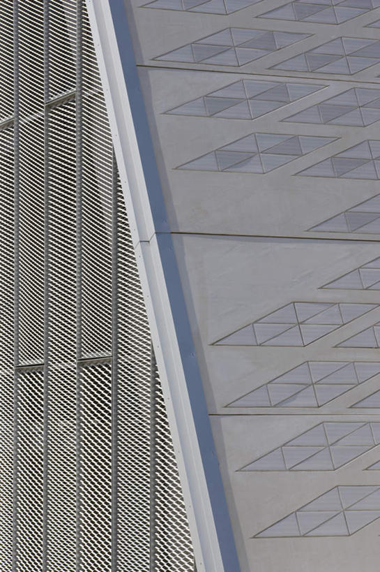 无人,家,竖图,室外,白天,正面,度假,美景,城市风光,城市,西班牙,欧洲,阴影,光线,影子,房屋,墙,屋子,景观,菱形,娱乐,楼房,墙壁,墙面,住宅,阳光,享受,休闲,景色,放松,南欧,首府,西班牙王国,阿拉贡,阿拉贡自治区,萨拉戈萨,萨拉戈萨省,彩图,房子