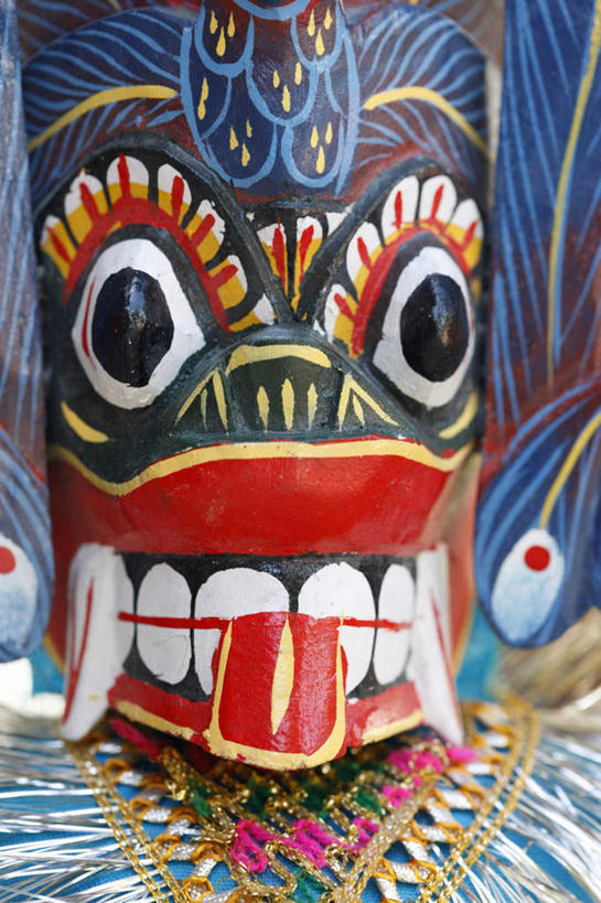 无人,竖图,俯视,彩色,室外,白天,旅游,度假,法国,巴黎,欧洲,阴影,艺术,装饰,光线,面具,影子,艺术品,首都,娱乐,阳光,工艺品,享受,休闲,放松,五颜六色,工艺,华丽,修饰,美术,色彩斑斓,点缀,绘图,五彩缤纷,部落,法兰西共和国,衬托,美观,雅致,雅观,法兰西第五共和国,五彩斑斓,五光十色,画图,彩图,高角度拍摄