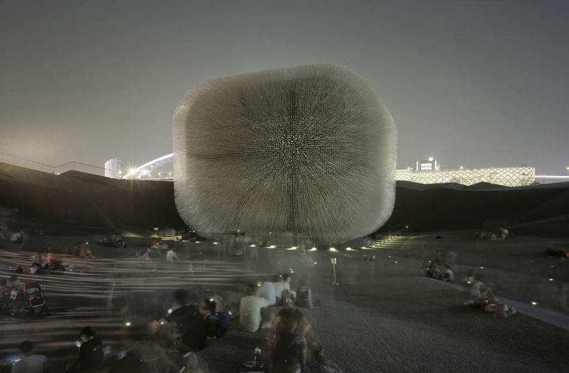 东方人,站,坐,横图,室外,夜晚,仰视,旅游,度假,标志建筑,道路,地标,建筑,路,路灯,照明,上海,中国,亚洲,行人,游客,游人,服装,朦胧,模糊,小路,灯光,交通,许多人,注视,休闲装,黄种人,娱乐,建设,路人,旅客,灯,衣服,观察,看,站着,一群人,享受,休闲,休闲服,上海世博馆,世博馆,英国馆,上海世博会,世博,世博会,旅游胜地,放松,服饰,观看,照亮,申,察看,照明设备,关注,东亚,世博园,上海市,中华人民共和国,沪,华东地区,过客,种子圣殿,男人,男性,女人,女性,中年男性,中年女性,亚洲人,站立,坐着,彩图,低角度拍摄,全身