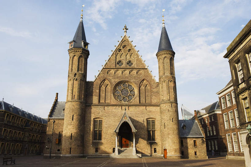 无人,家,教堂,横图,室外,白天,仰视,旅游,度假,楼梯,标志建筑,地标,建筑,欧洲,荷兰,阴影,节日,朦胧,模糊,光线,影子,房屋,阶梯,屋子,云,云朵,云彩,文化,娱乐,建设,楼房,台阶,住宅,蓝色,白云,蓝天,天空,阳光,天,祈祷,享受,休闲,健康,旅游胜地,放松,许愿,宗教,信仰,晴朗,纪念,祈求,西欧,信念,荷兰王国,尼德兰王国,海牙,平安,晴空,彩图,低角度拍摄,房子,大教堂,礼拜堂