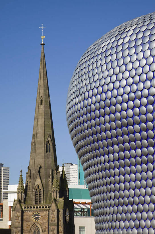 无人,高楼大厦,教堂,竖图,室外,白天,仰视,度假,办公楼,美景,城市风光,城市,大厦,建筑,摩天大楼,写字楼,美国,阴影,节日,光线,影子,景观,文化,娱乐,蓝色,蓝天,天空,阳光,楼宇,天,祈祷,享受,休闲,健康,商务楼,景色,放松,许愿,宗教,信仰,晴朗,纪念,祈求,北美,北美洲,基督教,天主教,美洲,信念,万里无云,北亚美利加洲,亚美利加洲,亚拉巴马,亚拉巴马州,迪克西心脏,山茶花州,金色啄木鸟之州,伯明翰,伯明翰市,伯明罕,伯明罕市,阿拉巴马州,平安,晴空,晴空万里,彩图,低角度拍摄,大教堂,大楼,高层建筑,高楼,礼拜堂,摩天楼