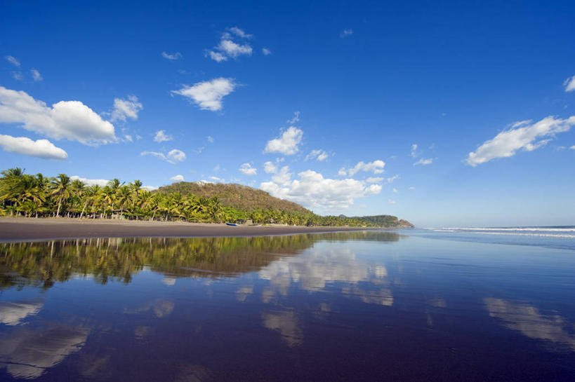 无人,横图,室外,白天,正面,旅游,度假,海浪,海洋,石头,美景,沙滩,山,山脉,植物,棕榈树,叶子,萨尔瓦多,阴影,波纹,光线,沙子,石子,影子,海岸,景观,浪花,山峰,云,云朵,绿叶,涟漪,沙地,山峦,云彩,娱乐,树,树木,蓝色,绿色,白云,倒影,蓝天,水纹,天空,阳光,自然,海水,波浪,群山,天,享受,休闲,嫩叶,景色,放松,生长,晴朗,成长,倒映,北美,北美洲,中美洲,自然风光,美洲,海景,棕榈叶,水晕,北亚美利加洲,亚美利加洲,萨尔瓦多共和国,反照,叶,叶片,大海,风浪,海,海水的波动,海滩,近岸浪,石块,岩石,涌浪,晴空,彩图