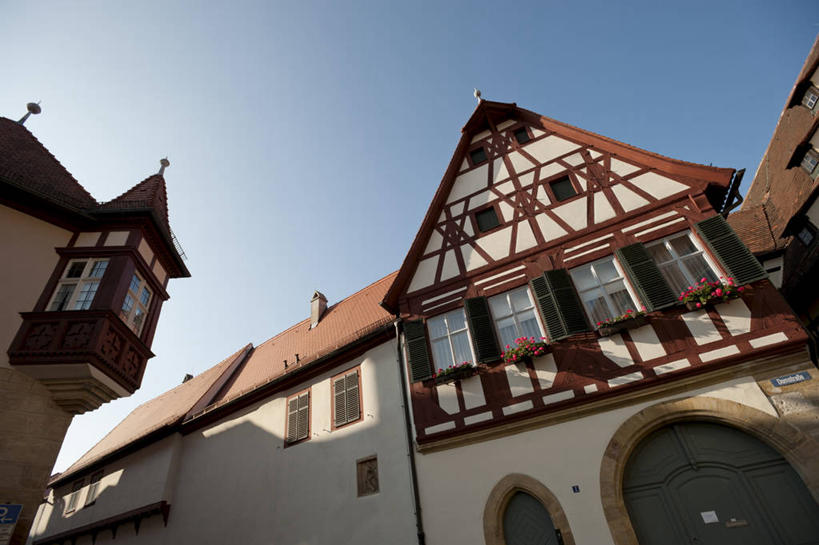 无人,家,横图,室外,白天,仰视,度假,美景,窗户,城市风光,城市,德国,欧洲,阴影,光线,影子,房屋,屋子,景观,公寓,娱乐,洋房,楼房,玻璃窗,住宅,蓝色,蓝天,天空,阳光,天,享受,休闲,景色,放松,晴朗,西欧,万里无云,德意志联邦共和国,巴伐利亚,巴伐利亚州,拜恩州,拜恩自由州,班贝克,晴空,晴空万里,彩图,低角度拍摄,房子