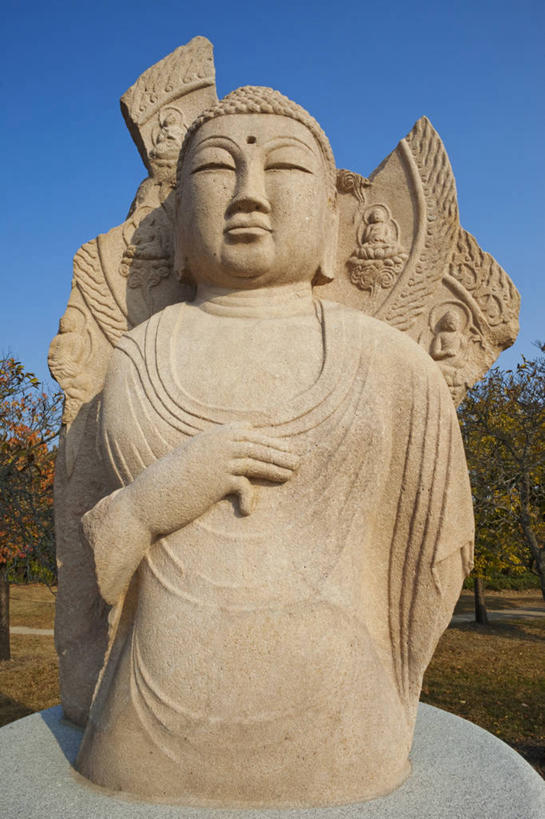 无人,站,竖图,室外,特写,白天,仰视,旅游,度假,草地,草坪,植物,雕塑,庆州,韩国,亚洲,阴影,朦胧,模糊,艺术,装饰,光线,雕刻,雕像,影子,娱乐,草,树,树木,蓝色,绿色,蓝天,天空,阳光,自然,工艺品,天,站着,享受,休闲,放松,生长,晴朗,成长,纪念,美术,主题,陈列,东亚,万里无云,功能,美学,大韩民国,庆尚北道,庆州市,晴空,晴空万里,站立,半身,彩图,低角度拍摄,道