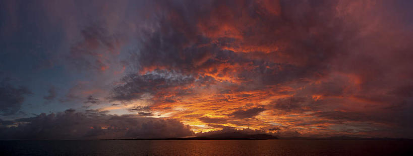 无人,横图,室外,白天,正面,旅游,度假,海浪,海洋,美景,日落,斐济,景观,浪花,水平线,晚霞,霞光,落日,辽阔,海平线,娱乐,自然,海水,黄昏,享受,休闲,广阔,景色,彩霞,放松,一望无际,自然风光,大洋洲,海景,南太平洋,斐济群岛共和国,无边无际,一马平川,夕照,大海,风浪,海,海水的波动,近岸浪,涌浪,夕阳,彩图,水天相接,水天一线,斜阳
