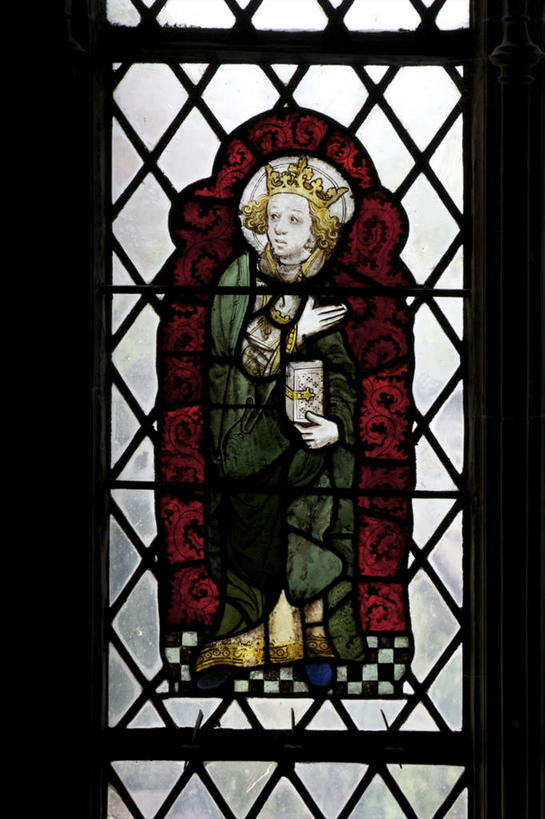 西方人,一个人,无人,站,竖图,室内,特写,白天,正面,民族服装,旅游,度假,名胜古迹,标志建筑,地标,建筑,英国,欧洲,欧洲人,仅一个男性,仅一个人,阴影,花纹,节日,遗迹,装饰,光线,影子,注视,古迹,文化,文物,娱乐,建设,古建筑,仅一个年轻男性,观察,看,祈祷,站着,享受,休闲,健康,旅游胜地,放松,许愿,宗教,信仰,观看,纪念,华丽,修饰,祈求,点缀,察看,西欧,关注,大不列颠,古文明,哥特式建筑,大不列颠及北爱尔兰联合王国,肯特郡,衬托,美观,雅致,雅观,大不列颠联合王国,日不落英帝国,坎特伯雷,坎特伯雷大教堂,坎特伯雷市,坎特伯雷座堂,彩绘玻璃,彩色玻璃,教堂玻璃,艺术玻璃,平安,男人,男性,年轻男性,白种人,站立,彩图,全身,传统服装,民俗服