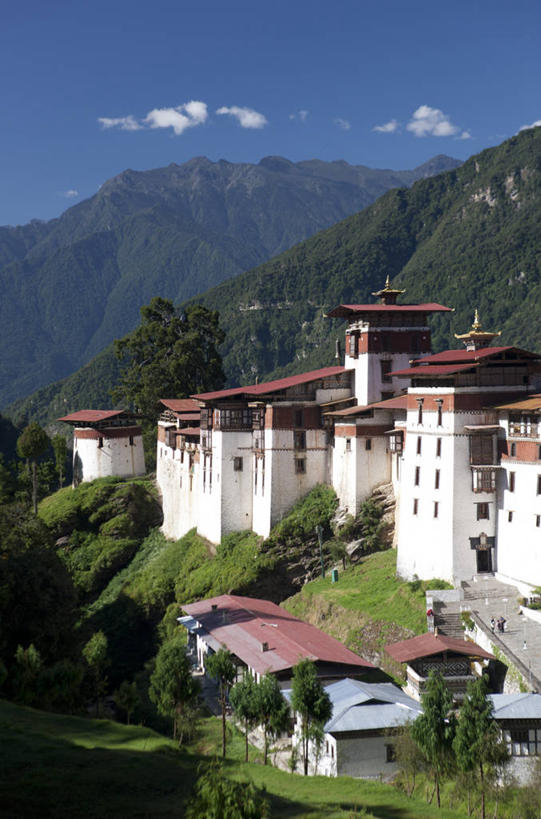 无人,家,木屋,竖图,俯视,室外,白天,旅游,度假,美景,森林,山,山脉,树林,植物,不丹,亚洲,阴影,光线,影子,堡垒,城堡,景观,山峰,云,云朵,山峦,云彩,娱乐,城墙,住宅,树,树木,蓝色,绿色,白云,蓝天,天空,阳光,自然,群山,天,享受,休闲,景色,放松,生长,晴朗,成长,要塞,自然风光,南亚,首府,不丹王国,设防,通萨,通萨宗,晴空,彩图,高角度拍摄,茅舍,茅屋,棚屋,小木屋,小屋