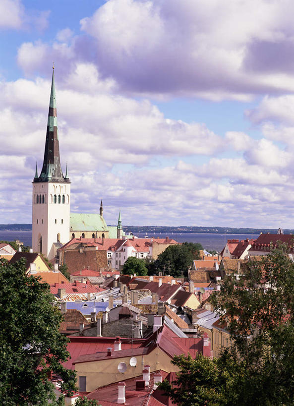 无人,家,教堂,竖图,俯视,航拍,室外,白天,旅游,度假,海浪,海洋,植物,标志建筑,地标,建筑,欧洲,捷克,阴影,节日,朦胧,模糊,光线,影子,房屋,屋子,浪花,水平线,云,云朵,建筑群,辽阔,海平线,首都,云彩,文化,娱乐,建设,楼房,住宅,树,树木,蓝色,绿色,白云,蓝天,天空,阳光,自然,海水,天,祈祷,享受,休闲,广阔,健康,旅游胜地,放松,许愿,宗教,信仰,生长,晴朗,成长,纪念,一望无际,祈求,鸟瞰,海景,信念,中欧,捷克共和国,布拉格,无边无际,一马平川,圣尼古拉教堂,平安,大海,风浪,海,海水的波动,近岸浪,涌浪,晴空,彩图,高角度拍摄,房子,大教堂,礼拜堂,水天相接,水天一线