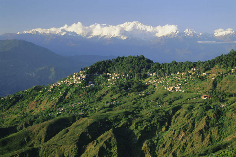 无人,家,横图,俯视,航拍,室外,白天,旅游,度假,石头,山,山脉,雪山,大雪,标志建筑,地标,建筑,印度,亚洲,阴影,光线,石子,影子,房屋,屋子,冰,积雪,山峰,雪景,冬季,冬天,白雪,山峦,娱乐,建设,楼房,住宅,蓝色,蓝天,天空,群山,天,享受,休闲,旅游胜地,放松,寒冷,晴朗,冰冷,鸟瞰,南亚,万里无云,印度共和国,严寒,冰凉,酷寒,凛冽,凛凛,极冷,西孟加拉邦,大吉岭,石块,岩石,晴空,晴空万里,彩图,高角度拍摄,房子