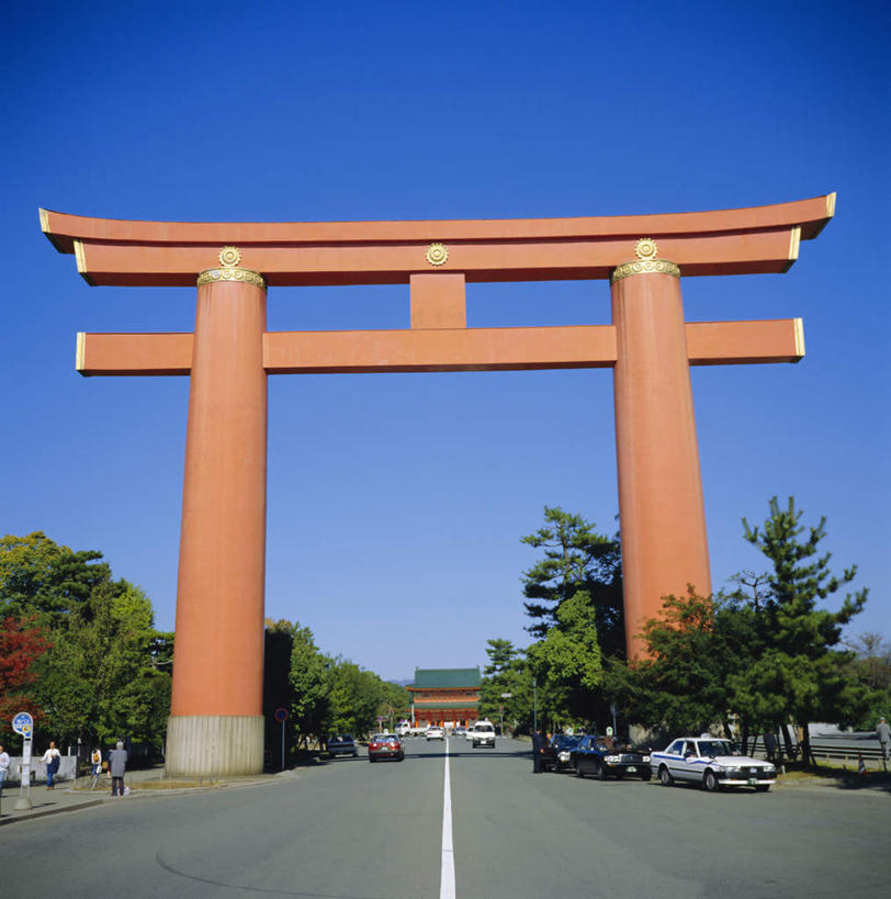 东方人,走,竖图,室外,白天,仰视,旅游,度假,植物,标志建筑,道路,地标,建筑,路,公路,汽车,京都,日本,亚洲,阴影,服装,光线,影子,分界线,停车线,交通,许多人,注视,休闲装,黄种人,娱乐,建设,车,树,树木,衣服,蓝色,绿色,蓝天,天空,阳光,自然,交通工具,轿车,天,观察,看,一群人,享受,休闲,休闲服,旅游胜地,放松,服饰,京都府,生长,晴朗,成长,观看,车行道,车行道分界线,察看,关注,载具,标线,东亚,车行线,本州,万里无云,本州岛,日本国,近畿地方,平安神宫,近畿,男人,男性,女人,女性,中年男性,中年女性,亚洲人,晴空,晴空万里,马路,步行,散步,走路,彩图,低角度拍摄,全身