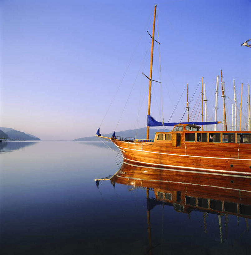 帆船,无人,码头,竖图,室外,白天,正面,旅游,度假,海浪,海洋,美景,港口,船,土耳其,亚洲,停靠,阴影,光线,影子,景观,浪花,水平线,辽阔,海平线,娱乐,蓝色,蓝天,天空,阳光,自然,海水,交通工具,天,享受,休闲,广阔,景色,放松,晴朗,一望无际,停泊,自然风光,载具,西亚,海景,万里无云,无边无际,一马平川,马尔马里斯,穆拉省,大海,风浪,海,海水的波动,近岸浪,涌浪,晴空,晴空万里,彩图,摆渡口,埠头,渡口,渡头,港湾,海港,货运码头,口岸,商港,水天相接,水天一线,土耳其共和国