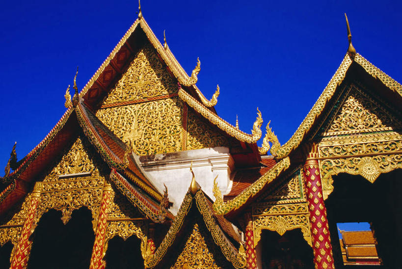 无人,寺庙,横图,室外,白天,仰视,旅游,度假,标志建筑,地标,建筑,野生动物,雕塑,泰国,亚洲,阴影,节日,艺术,装饰,光线,爬行动物,蛇,雕刻,雕像,影子,文化,娱乐,建设,蓝色,蓝天,天空,阳光,动物,工艺品,庙宇,天,祈祷,享受,休闲,健康,旅游胜地,放松,许愿,宗教,东南亚,佛教,信仰,晴朗,纪念,祈求,美术,冷血动物,主题,凶猛,脊椎动物,长虫,陈列,万里无云,泰王国,清迈府,素贴寺,功能,美学,释教,清迈省,残暴,平安,凶残,晴空,晴空万里,彩图,低角度拍摄,庙,寺,冷血