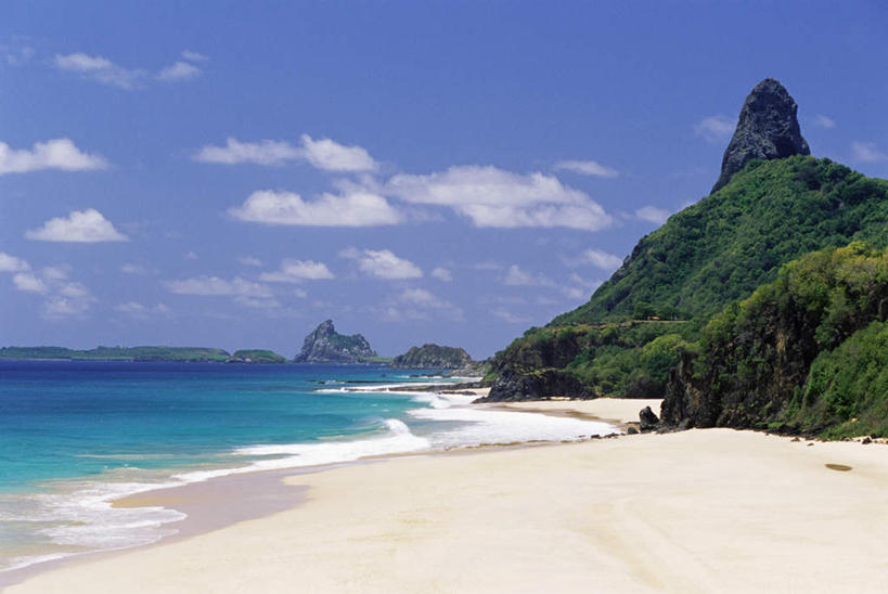 无人,横图,室外,白天,正面,旅游,度假,海浪,海洋,石头,美景,沙滩,山,山脉,植物,巴西,阴影,光线,沙子,石子,影子,海岸,景观,浪花,山顶,山峰,水平线,云,云朵,辽阔,海平线,沙地,山峦,云彩,娱乐,树,树木,蓝色,绿色,白云,蓝天,天空,阳光,自然,海水,群山,天,享受,休闲,广阔,景色,南美,放松,生长,晴朗,成长,一望无际,南美洲,拉丁美洲,自然风光,美洲,海景,沉积岩,巴西联邦共和国,亚美利加洲,南亚美利加洲,伯南布哥,伯南布哥州,无边无际,一马平川,颠峰,极峰,水成岩,费尔南多.迪诺罗尼亚,大海,风浪,海,海水的波动,海滩,近岸浪,石块,岩石,涌浪,晴空,彩图,水天相接,水天一线