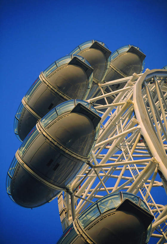 无人,竖图,室外,白天,仰视,度假,游戏,美景,城市风光,城市,英国,欧洲,伦敦,阴影,光线,影子,景观,摩天轮,首都,玩,娱乐,伦敦眼,泰晤士河,蓝色,蓝天,天空,阳光,天,享受,休闲,景色,放松,游乐设施,晴朗,活动,西欧,发泄,消遣,智力,大不列颠,威斯敏斯特市,大不列颠及北爱尔兰联合王国,万里无云,宣泄,大不列颠联合王国,日不落英帝国,游艺设施,雾都,千禧之轮,晴空,晴空万里,玩耍,嬉戏,彩图,低角度拍摄