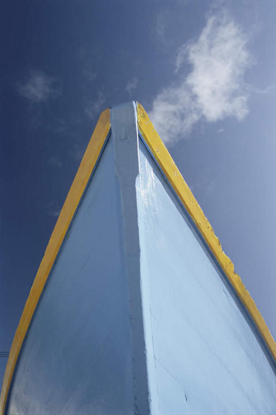 无人,竖图,室外,特写,白天,仰视,船,巴巴多斯,一艘,阴影,朦胧,模糊,光线,影子,云,云朵,木船,云彩,蓝色,白云,蓝天,天空,阳光,交通工具,天,晴朗,北美,舟,北美洲,载具,美洲,北亚美利加洲,亚美利加洲,巴巴多斯共和国,晴空,彩图,低角度拍摄