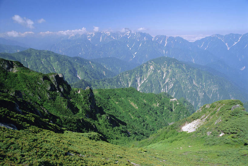 无人,横图,俯视,室外,白天,旅游,度假,草地,草坪,石头,美景,山,山脉,植物,雾,长野县,日本,亚洲,阴影,朦胧,模糊,光线,石子,影子,景观,山峰,山峦,娱乐,草,绿色,阳光,自然,群山,享受,休闲,景色,放松,连绵,迷雾,绵延,自然风光,东亚,本州,本州岛,日本国,中部地方,长野,联贯,石块,岩石,大雾,彩图,高角度拍摄,连缀