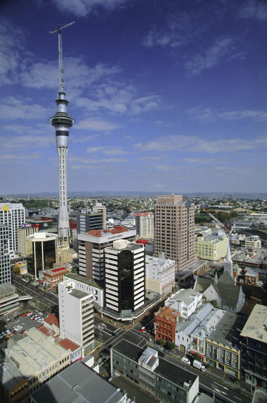 无人,高楼大厦,竖图,全景,俯视,航拍,室外,白天,旅游,度假,美景,天际线,城市风光,城市,大厦,建筑,街道,摩天大楼,新西兰,阴影,光线,影子,景观,云,云朵,塔,云彩,娱乐,建设,蓝色,白云,蓝天,天空,天,享受,休闲,景色,放松,晴朗,鸟瞰,大洋洲,奥克兰,纽西兰,长白云之乡,奥克兰区,奥克兰市,风帆之都,晴空,彩图,高角度拍摄,大楼,高层建筑,高楼,摩天楼