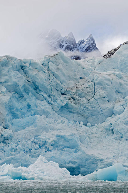 无人,竖图,室外,白天,北极,冰山,山,全球变暖,挪威,摩纳哥,欧洲,融化,冰,地形,山峰,山峦,冰川,蓝色,自然,摩纳哥公国,寒冷,摄影,气象,冰冷,气候,冰河,地貌,严寒,冰凉,酷寒,凛冽,凛凛,极冷,斯瓦尔巴德群岛,彩图