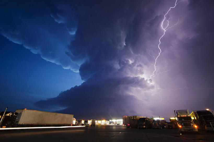 无人,横图,室外,夜晚,长时间曝光,闪电,暴风雨,美国,科学,云,天气,天空,拖车,摄影,内布拉斯加,气象学,危险,彩图,商用车
